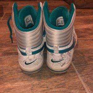 Nike woman’s high tops shoes size 5